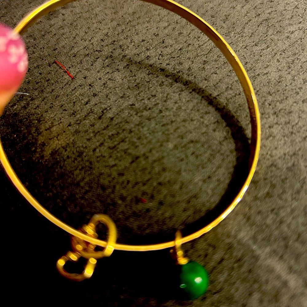 Size 9. Hawaiian Hamilton gold bracelet.
